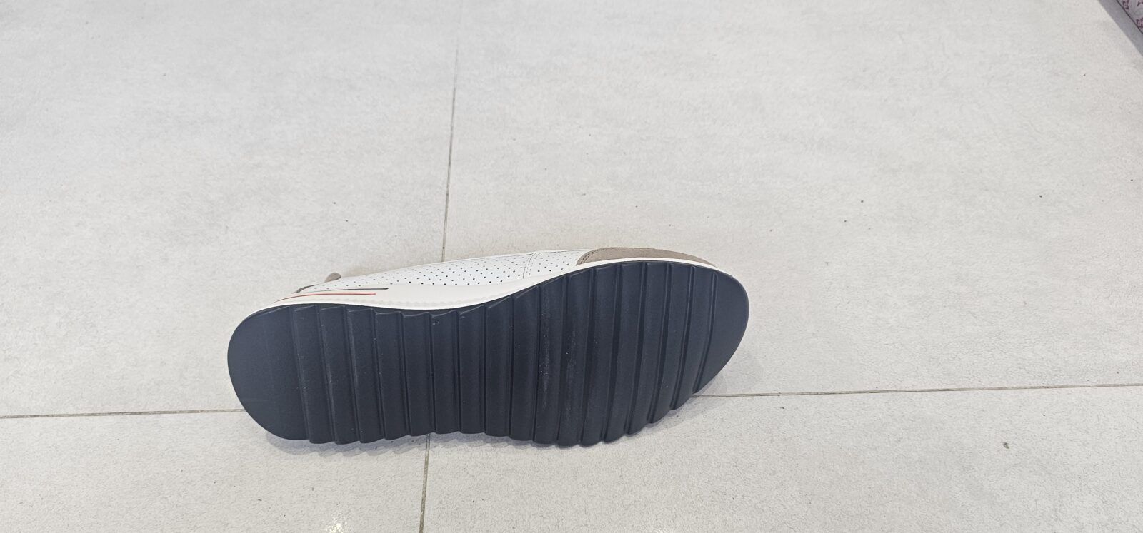 skórzane buty damskie Evento. całe ze skóry naturalnej